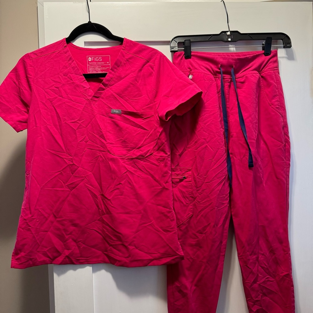 Ultra Rose FIGS Scrub Set